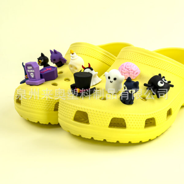 Wholesale New Hot-Selling Cartoon Casual Garden Shoe Buckle Decorative Accessories in Stock 3D Stereo Halloween Hole Shoe Flower Accessories