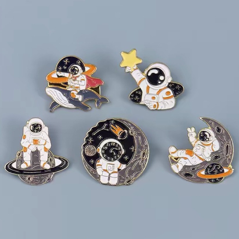 Wholesale Astronaut Brooch Cute Space Planet Astronaut Metal Brooch