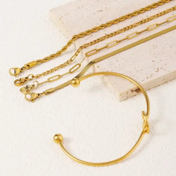 Simple Style Solid Color 304 Stainless Steel 18K Gold Plated Twisted Rope Chain Snake Chain Bracelets Chain Bracelet In Bulk