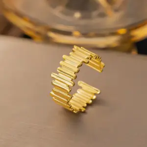 43 / Gold