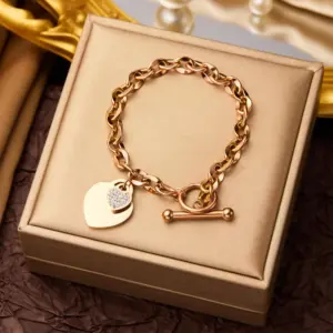 A508 Diamond in the Debris Heart-Shaped Bracelet Rose Gold