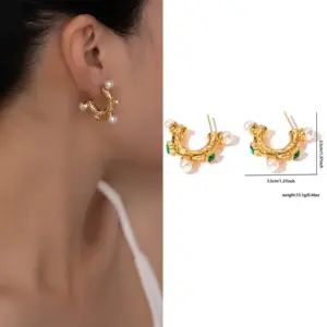 Gold Earrings with Pearls