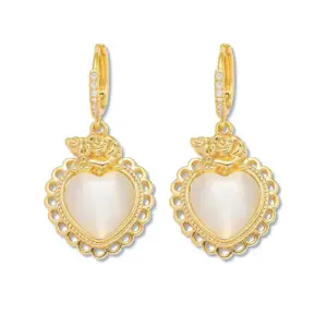 E1291 Cat's Eye Stone Heart