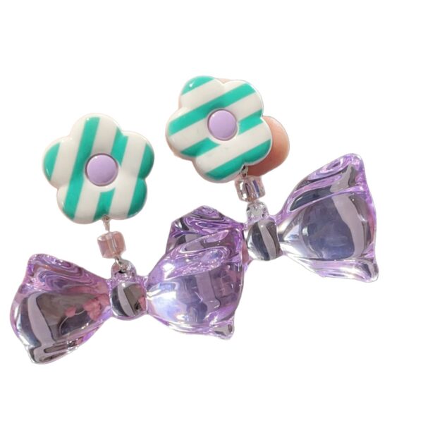 Wholesale Girls' colorful transparent crystal ear clips