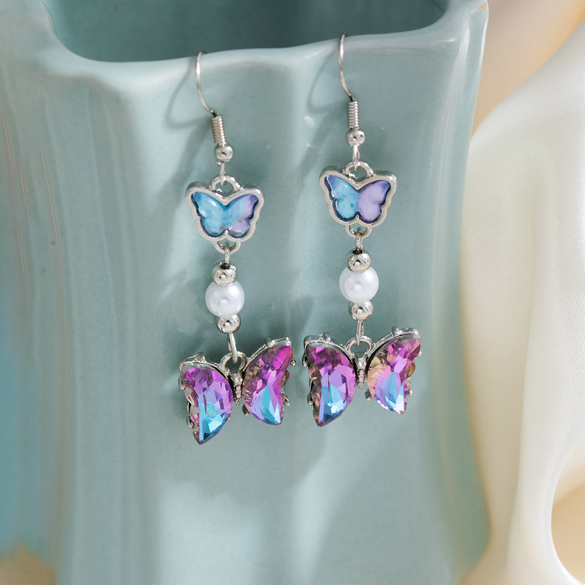 Wholesale Sier needle dopamine gradient butterfly diamond pearl earrings niche design sweet cool style personality all-match earrings