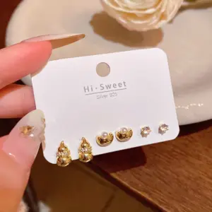 E6777 Gold