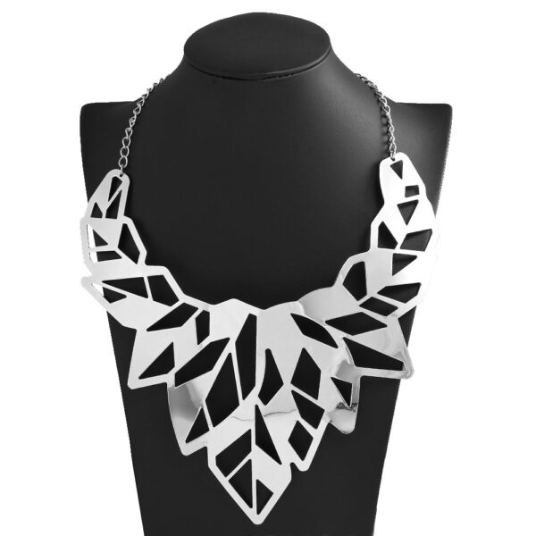 Wholesale exaerated hollow smooth leaf necklace metal big brand necklace collar women fashion jewelry