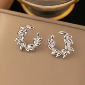 【G302】Garland Earrings / Steel Color