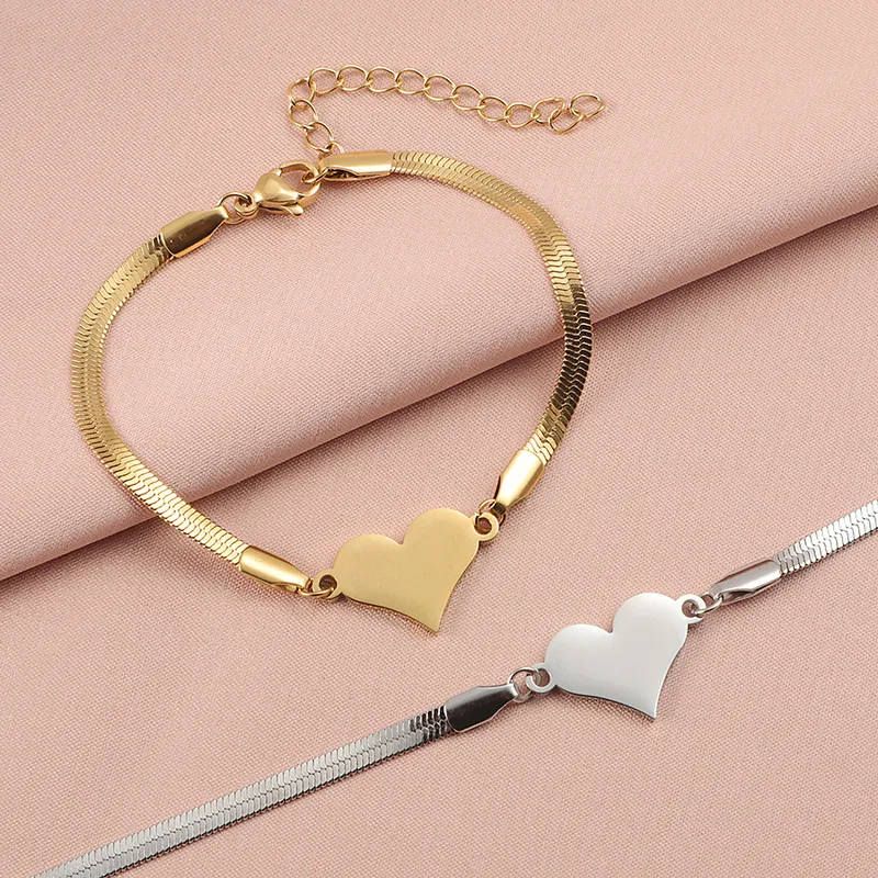 Wholesale Stainless Steel Fashion Simple Heart Blade Chain Bracelet Women's Versatile Peach Heart Snake Bone Chain Hand Aessory