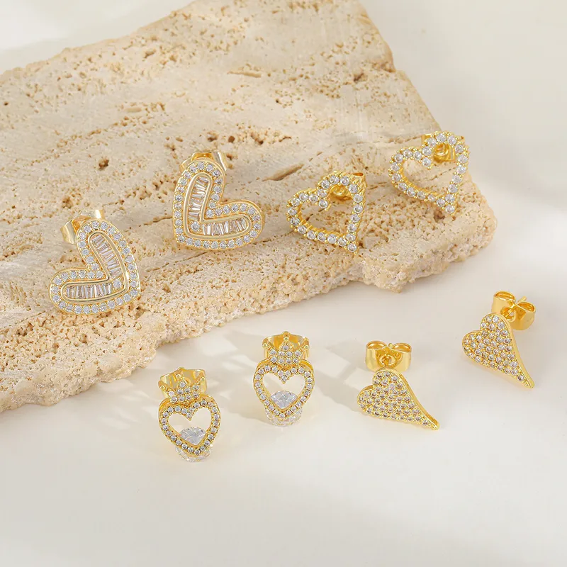 Wholesale Casual Elegant Shiny Heart Shape Crown Inlay Copper Zircon Imitation Gold Ear Studs