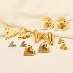 Wholesale Ion Plating (IP) Real Gold Plated 18K Gold Heart Shape 304 Stainless Steel Simple Style Classic Style Waterproof Non Tarnish Ear Studs