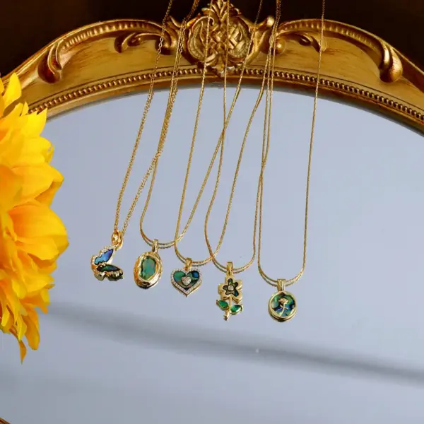 304 Stainless Steel Heart Shape Flower Butterfly PVD Coated Zircon Abalone Shell 18K Gold Plated Simple Style Commute Inlay Gold Pendant Necklace