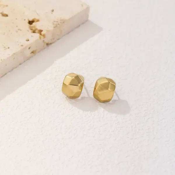 Wholesale PVD Coated Real Gold Plated 18K Gold Water Droplets Heart Shape Titanium Steel Simple Style Waterproof Non Tarnish Ear Studs