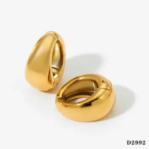 Gold Ear Clip D2992