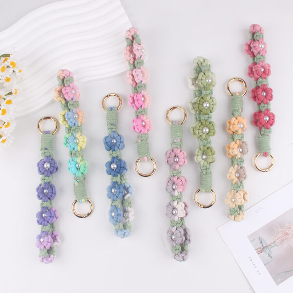 Wholesale New pure hand-woven gradient daisy key chain INS cotton rope key lanyard key pendant jewelry