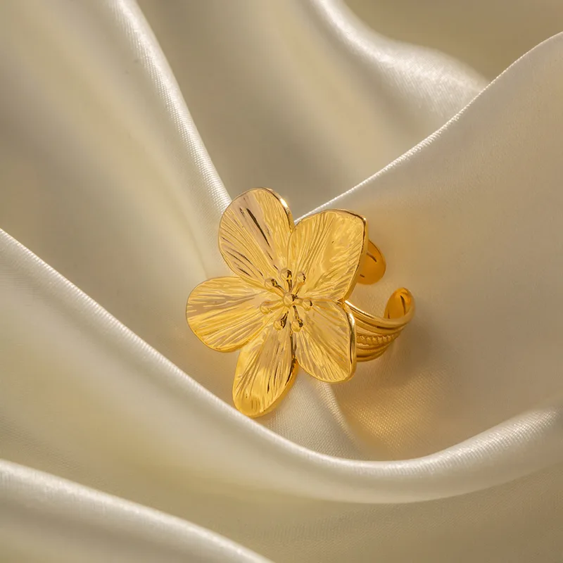 Wholesale PVD Coated Real Gold Plated Butterfly 304 Stainless Steel Retro Waterproof Non Tarnish Rings