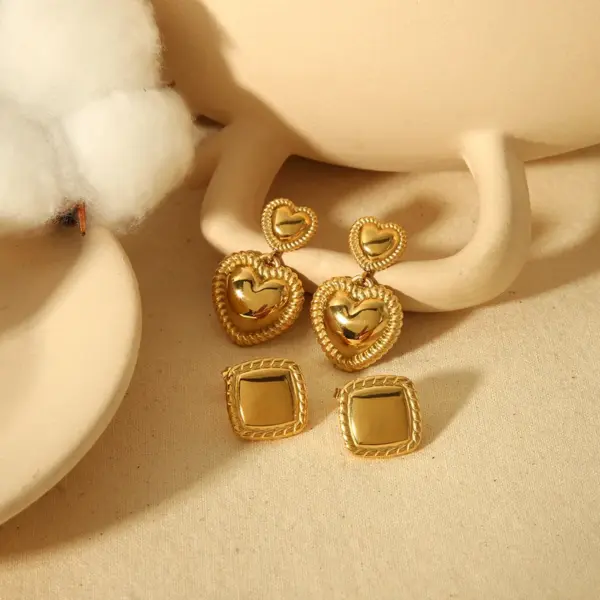 Wholesale PVD Coated Real Gold Plated 18K Gold Square Heart Shape 304 Stainless Steel Simple Style Classic Style Waterproof Non Tarnish Drop Earrings