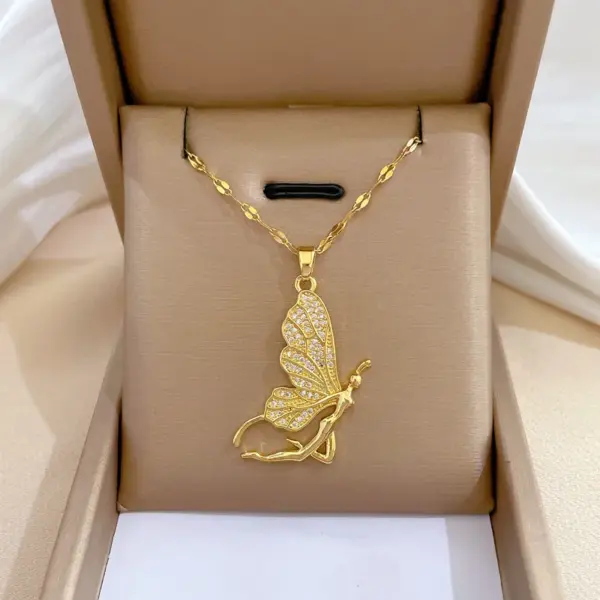 Wholesale Classic Style Round Flower Stainless Steel Copper Plating Pendant Necklace