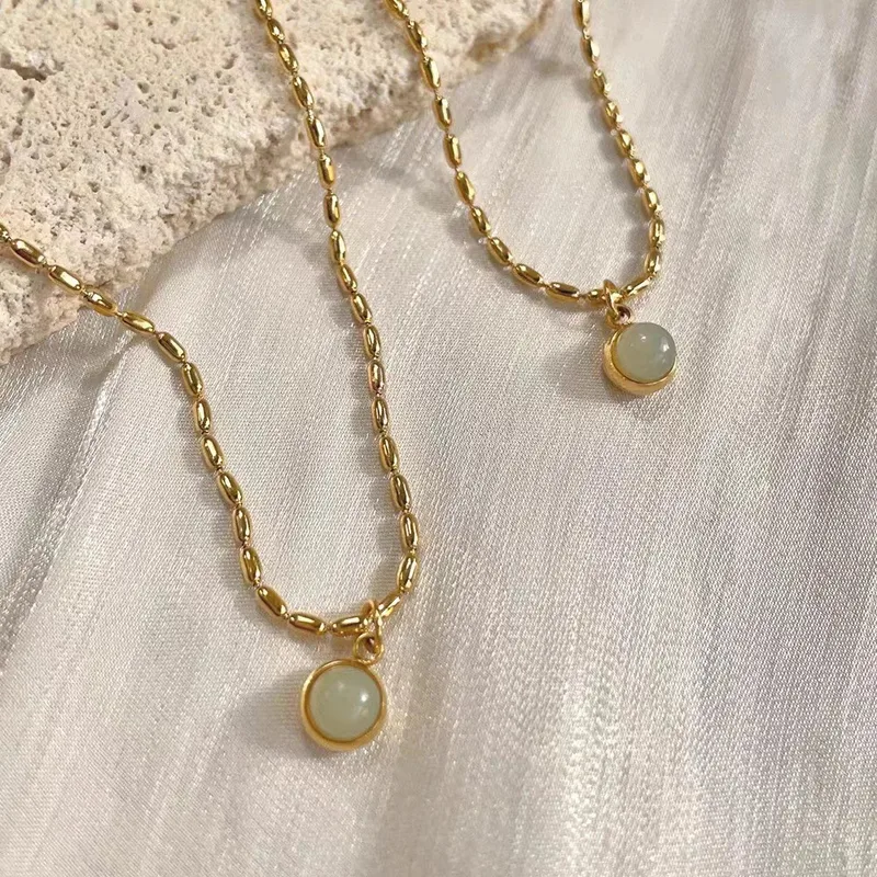 Wholesale PVD Coated Real Gold Plated 18K Gold Round 304 Stainless Steel Simple Style Commute Waterproof Non Tarnish 304 Stainless Steel Pendant Neckl