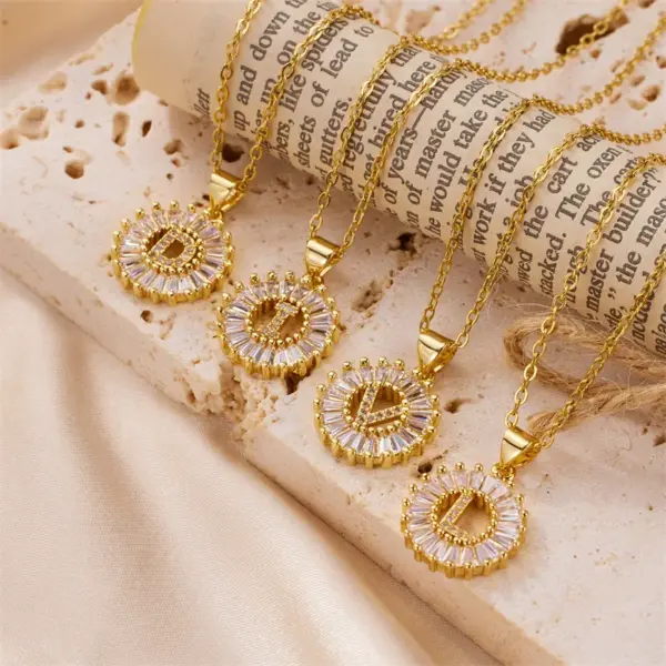 Stainless Steel Copper Letter Artificial Diamond 18K Gold Plated Simple Style Cable Chain Lobster Trigger Clasp Closure Pendant Necklace