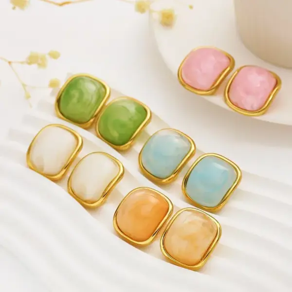 Wholesale 304 Stainless Steel Plastic Quadrilateral Electroplating Resin Golden Plated Classic Style Streetwear Waterproof Non Tarnish Three-dimensional Gold Ear Studs