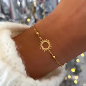PVD Coated Real Gold Plated Sun 201 Stainless Steel 304 Stainless Steel Elegant Simple Style Classic Style Waterproof Non Tarnish 201 Stainless Steel Lobster Trigger Clasp Closure Bracelets