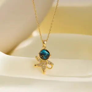 [8146] Cartoon Astronaut Necklace / Gold