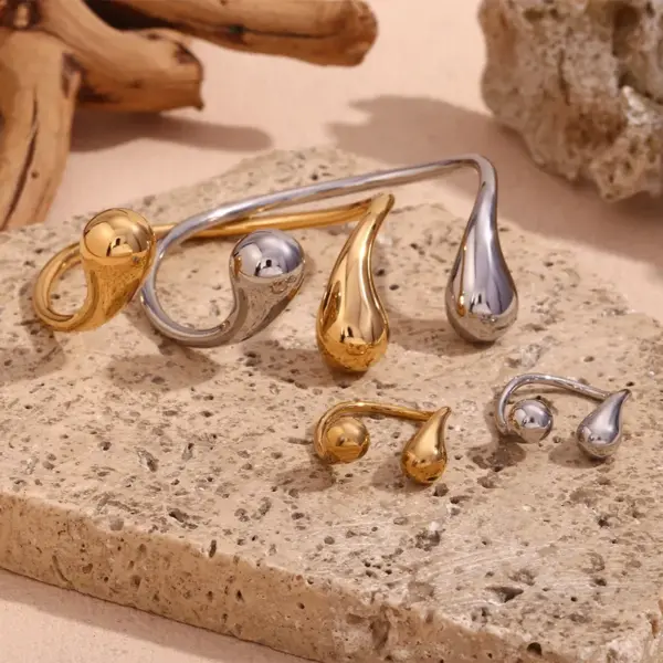 Wholesale PVD Coated Real Gold Plated 18K Gold Water Droplets Solid Color 304 Stainless Steel Basic Simple Style Classic Style Waterproof Non Tarnish Rings Bracelets