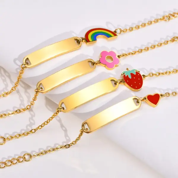 PVD Coated Gold Plated Rainbow Heart Shape Strawberry 201 Stainless Steel Sweet Simple Style Waterproof Non Tarnish 201 Stainless Steel Bracelets