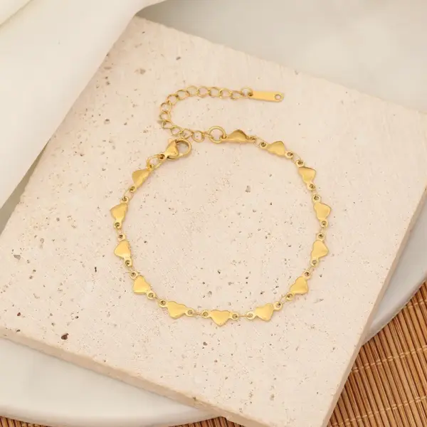 Lady Simple Style Commute Heart Shape Stainless Steel 18K Gold Plated Bracelets In Bulk
