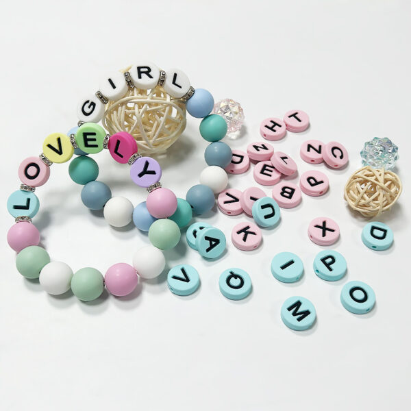 Wholesale Horizontal hole 26 letters bracelet silicone flat beads