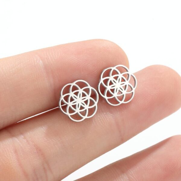 Wholesale New Korean Style Retro Flower Stud Earrings ins French Style Stainless Steel New Rotating Geometric Round Earrings 316 Ear Pin