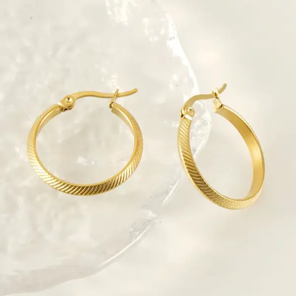 oly-37047ff3d788a6ba707fa837350b9db7 Wholesale PVD Coated 18K Gold Plated Round Stainless Steel Retro Simple Style Waterproof Non Tarnish Hoop Earrings