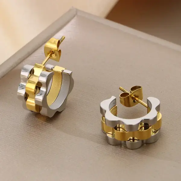 Wholesale Ion Plating (IP) 18K Gold Plated Solid Color 304 Stainless Steel Simple Style Waterproof Non Tarnish Earrings