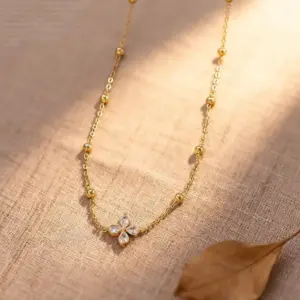 SH350 Zirconia Inlaid Four-Leaf Clover Necklace - / Gold