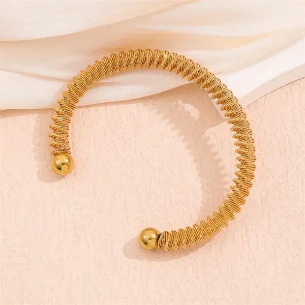 Wholesale 201 Stainless Steel Solid Color Vacuum Plating 18K Gold Plated 18K Gold Simple Style Box Chain Gold Silver Bracelets