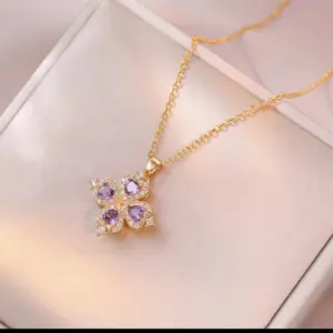 X3448 Purple Rotating Necklace