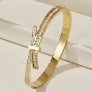 39B-C-7 Gold Imitation Bowknot Design Row Diamond Bracelet