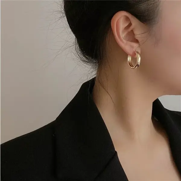 1 Pair Simple Style Solid Color Titanium Steel Earrings