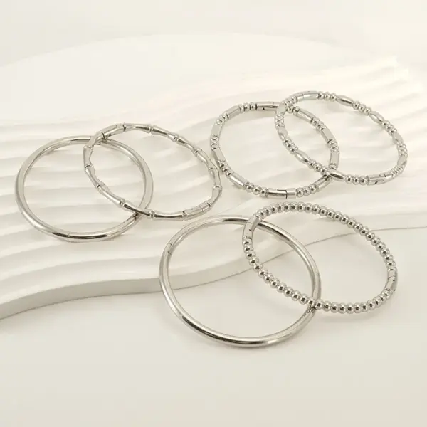 Wholesale PVD Coated 18K Gold Plated Solid Color Stainless Steel Simple Style Waterproof Non Tarnish 304 Stainless Steel Bangle