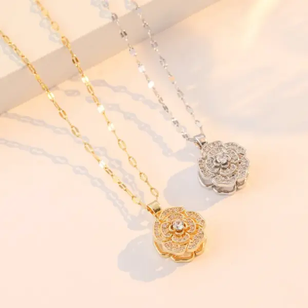 Wholesale Fashionable Titanium Steel Flower Necklace Rotatable Bohemian Style Women's Luxury Aesthetic Lockbone Chain Jewelry Accessory