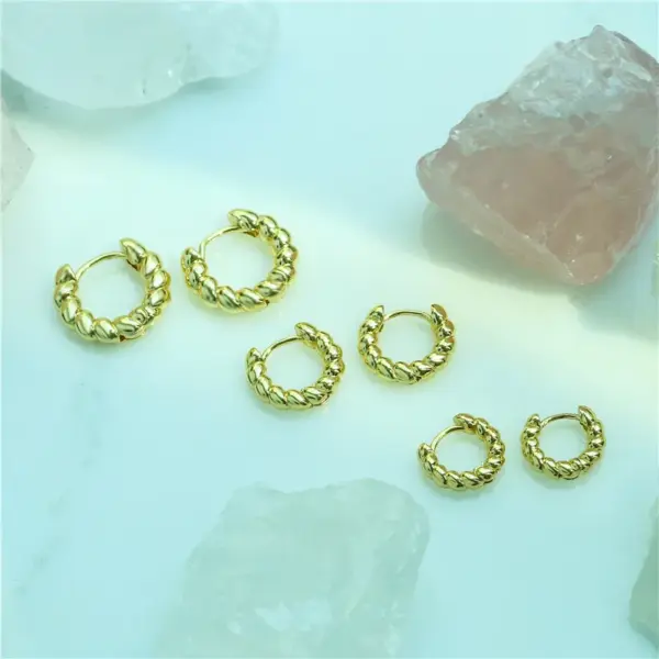 Wholesale 1 Pair Fashion Twist Plating Copper Gold Plated Earrings