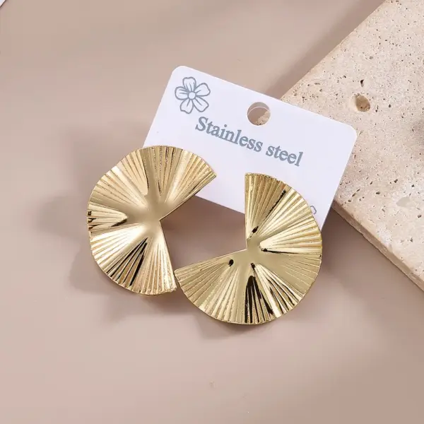Wholesale 1 Pair/Package Casual Modern Style Round Stripe Dragonfly Polishing Plating 201 Stainless Steel 18K Gold Plated Earrings
