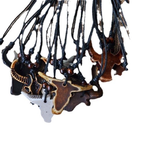 Wholesale Imitation Yak Tribal Necklace Niutou Niujiao Pendant Pendant Wa Tourism Memorial Jewelry Factory