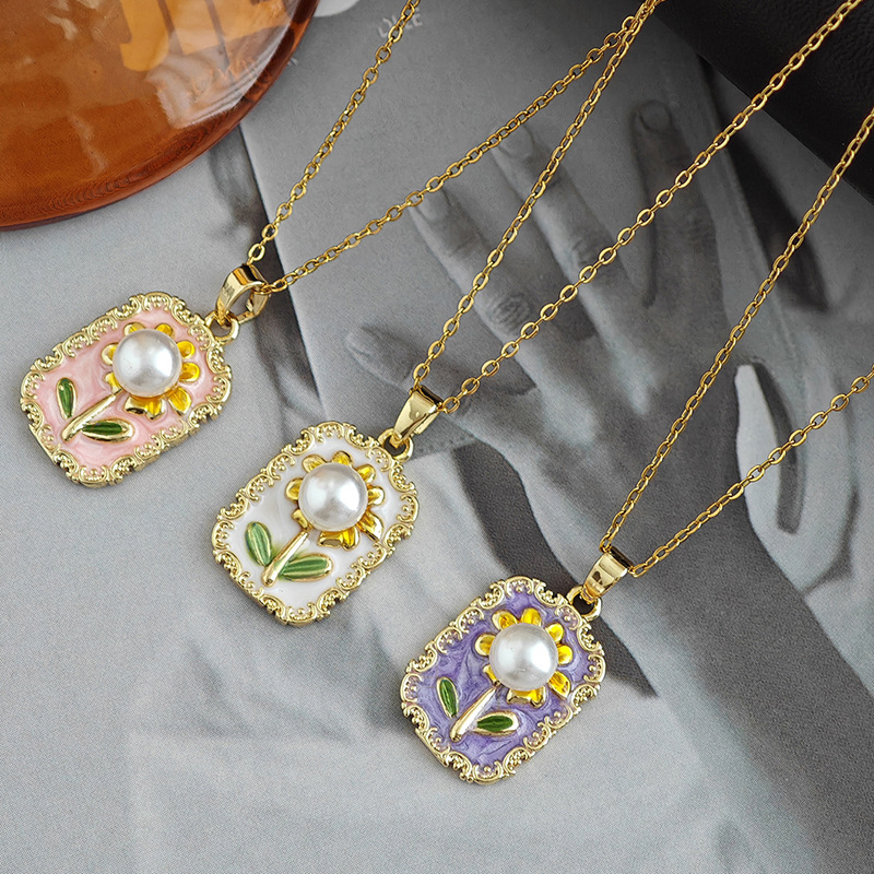 Wholesale French Retro Suower Pearl Necklace Women's Fashion Niche Design Enamel Clavicle Chain Exquisite Versatile Aessories