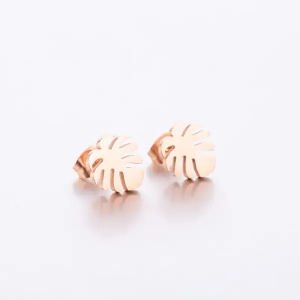 PVD Coated Real Gold Plated Geometric Snowflake Stainless Steel Simple Style Waterproof Non Tarnish Ear Studs