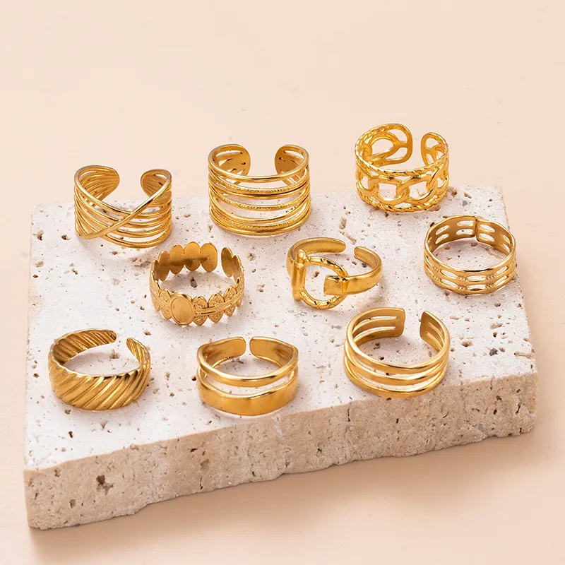 Wholesale PVD Coated Stripe Solid Color 304 Stainless Steel Retro Waterproof Non Tarnish Open Ring