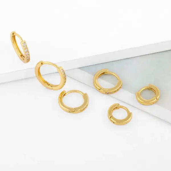 Wholesale 1 Pair Simple Style Geometric Round Inlaid Zircon Copper 18k Gold Plated Hoop Earrings