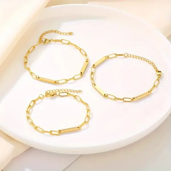 Wholesale 304 Stainless Steel Square Ion Plating (IP) 18K Real Gold Plated Simple Style Classic Style Waterproof Non Tarnish Paperclip Chain Bracelets