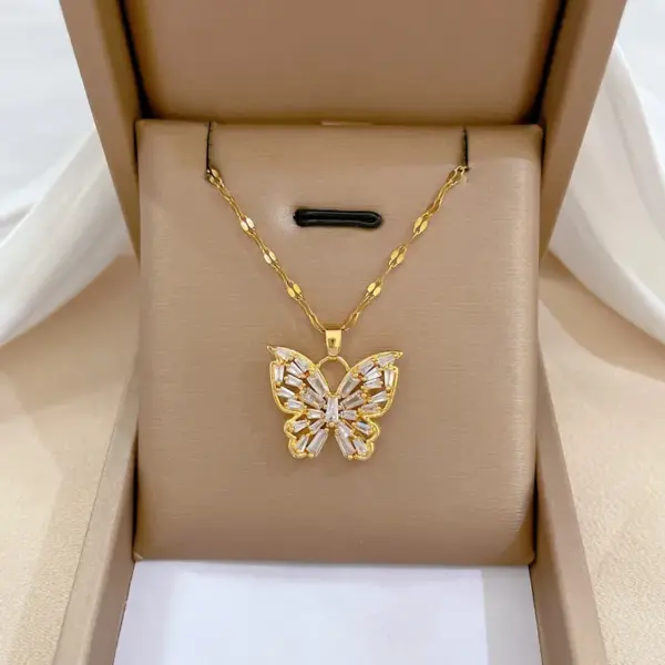 Wholesale Golden Plated 304 Stainless Steel Electroplating Zircon Butterfly Elegant Pendant Necklace For Women'S